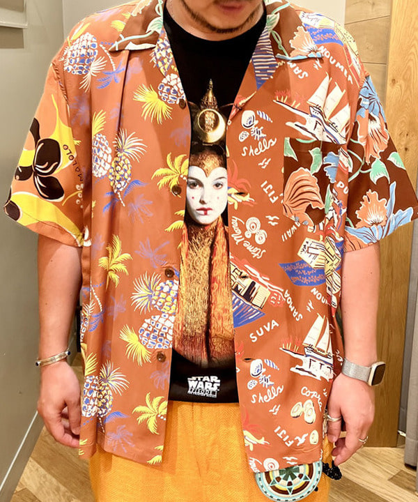 新里 京介さんの「BEAMS WOMEN｜BEAMS PLUS / コットン リネン ミリタリー イージーパンツ」を使ったコーディネート