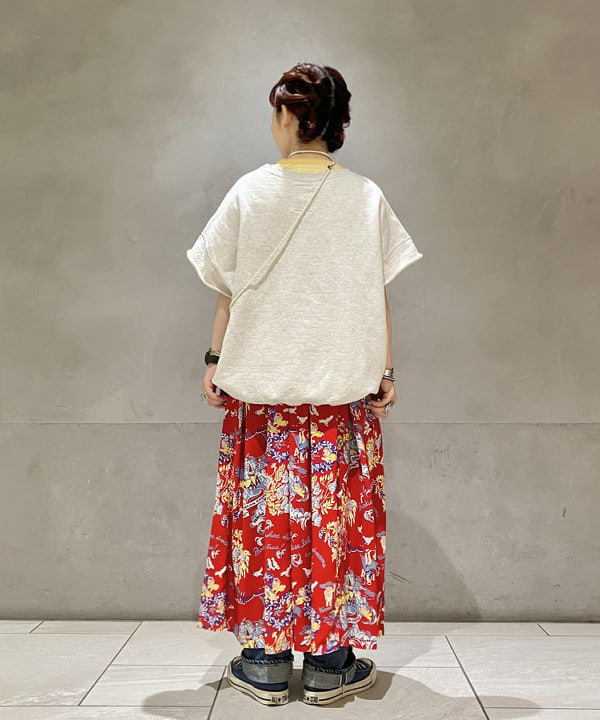 原口 愛さんの「BEAMS WOMEN｜BEAMS BOY / 樹脂 パール ロング ネックレス」を使ったコーディネート