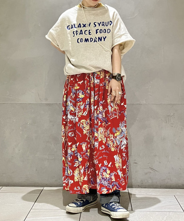 原口 愛さんの「BEAMS WOMEN｜BEAMS BOY / 樹脂 パール ロング ネックレス」を使ったコーディネート