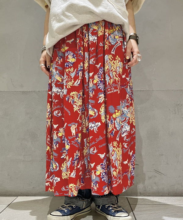 原口 愛さんの「BEAMS WOMEN｜BEAMS BOY / 樹脂 パール ロング ネックレス」を使ったコーディネート