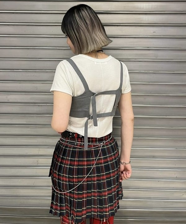前田 優衣さんの「BEAMS WOMEN｜Ray BEAMS / 箔 プリント リブ Tシャツ」を使ったコーディネート