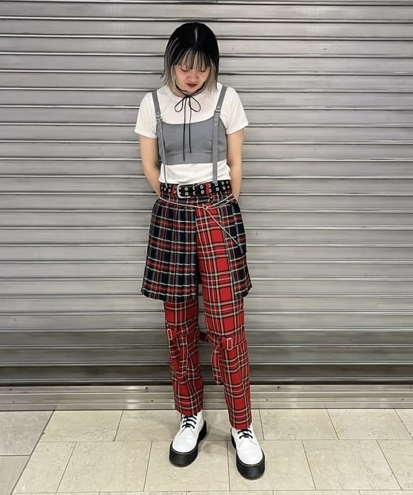 前田 優衣さんの「BEAMS WOMEN｜Ray BEAMS / 箔 プリント リブ Tシャツ」を使ったコーディネート