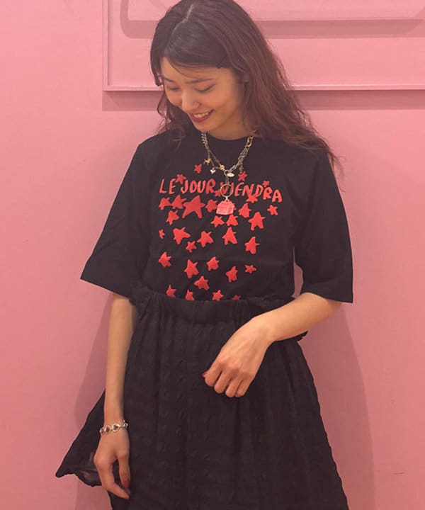 佐々木 南美さんの「BEAMS WOMEN｜〇Otro Accesorio / ハート レイヤード ブレスレッド」を使ったコーディネート