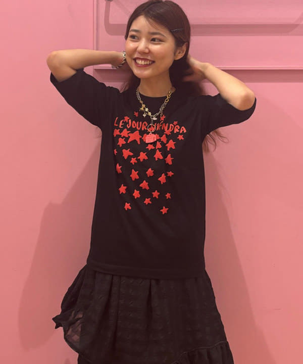 佐々木 南美さんの「BEAMS WOMEN｜〇Otro Accesorio / ハート レイヤード ブレスレッド」を使ったコーディネート