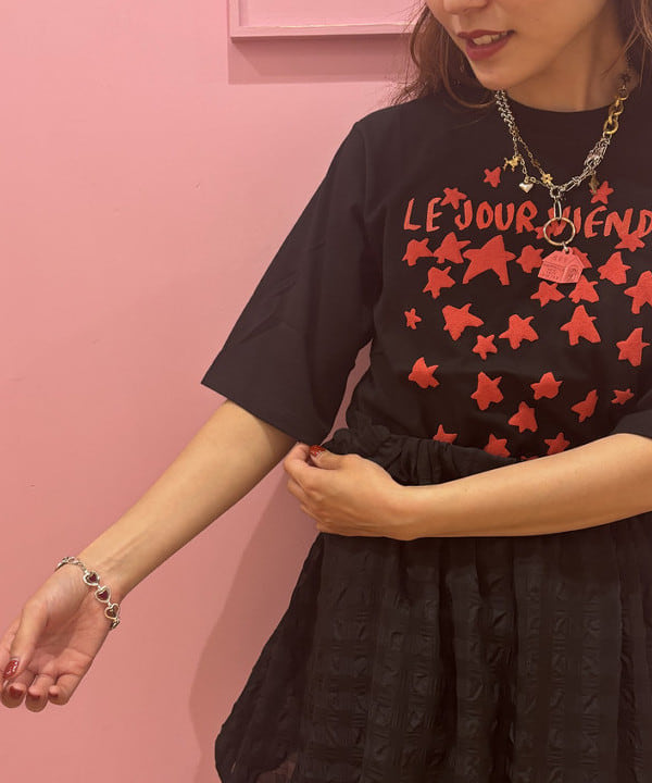 佐々木 南美さんの「BEAMS WOMEN｜〇Otro Accesorio / ハート レイヤード ブレスレッド」を使ったコーディネート