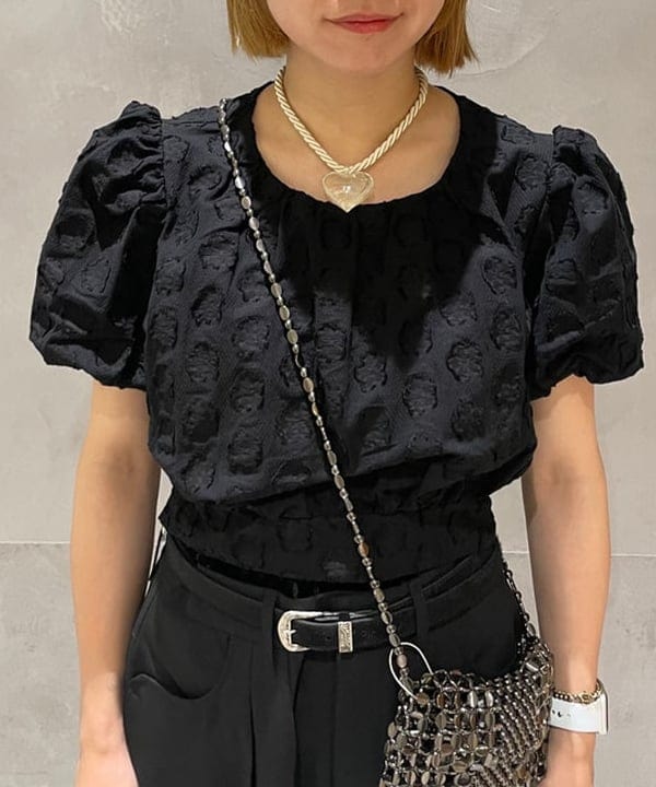 シロヤマさんの「BEAMS WOMEN｜FARAH / Tow Tuck Wide Tapered Pants 24SS」を使ったコーディネート