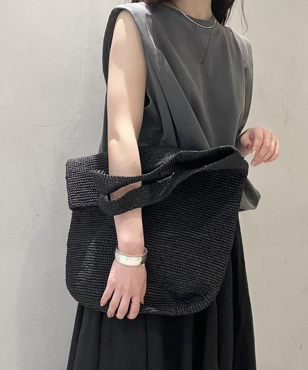 坂本 涼花さんの「BEAMS WOMEN｜PHILIPPE AUDIBERT / Carolyne ワイドバングル」を使ったコーディネート