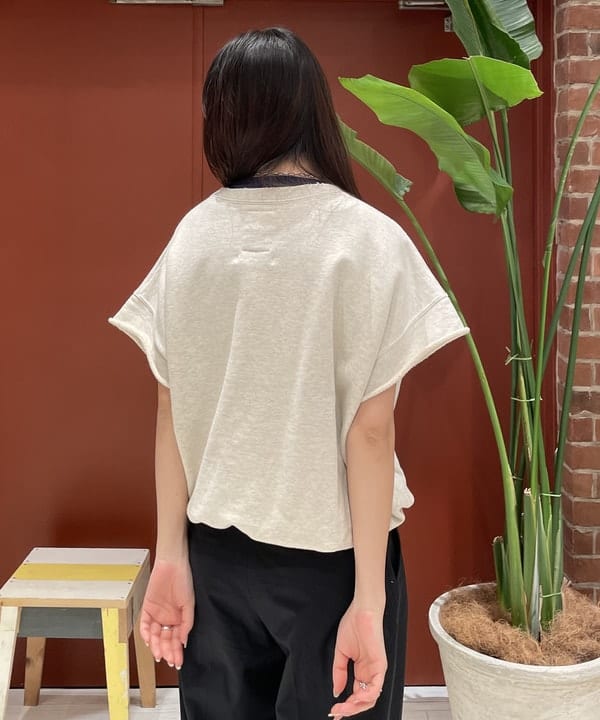 サカサイスズカさんの「BEAMS WOMEN｜maturely / 2Way Stretch Tuck Slacks」を使ったコーディネート