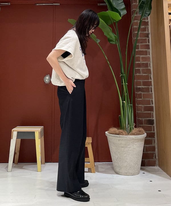 サカサイスズカさんの「BEAMS WOMEN｜maturely / 2Way Stretch Tuck Slacks」を使ったコーディネート