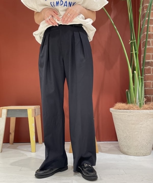 サカサイスズカさんの「BEAMS WOMEN｜maturely / 2Way Stretch Tuck Slacks」を使ったコーディネート