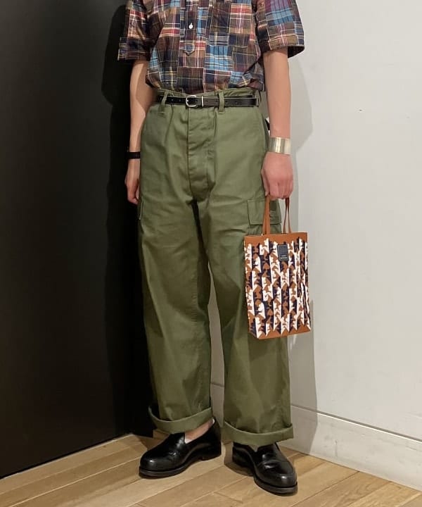 土田 達也さんの「BEAMS WOMEN｜【別注】BUZZ RICKSON'S / ポプリン アーミーパンツ」を使ったコーディネート