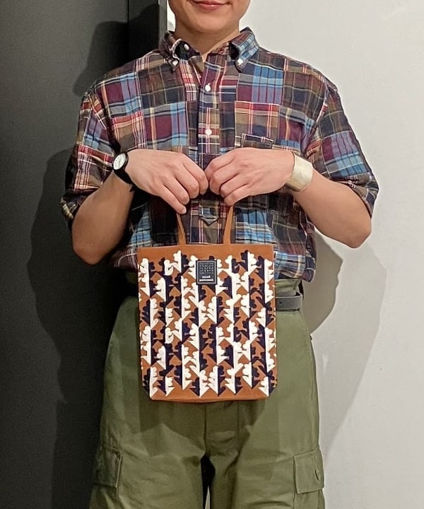 土田 達也さんの「BEAMS WOMEN｜【別注】BUZZ RICKSON'S / ポプリン アーミーパンツ」を使ったコーディネート