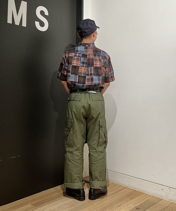 土田 達也さんの「BEAMS WOMEN｜【別注】BUZZ RICKSON'S / ポプリン アーミーパンツ」を使ったコーディネート