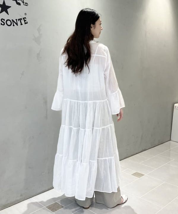 坂本 涼花さんの「BEAMS WOMEN｜Demi-Luxe BEAMS / コットン リネン リラックス パンツ」を使ったコーディネート