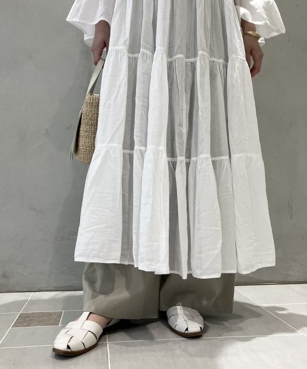 坂本 涼花さんの「BEAMS WOMEN｜Demi-Luxe BEAMS / コットン リネン リラックス パンツ」を使ったコーディネート
