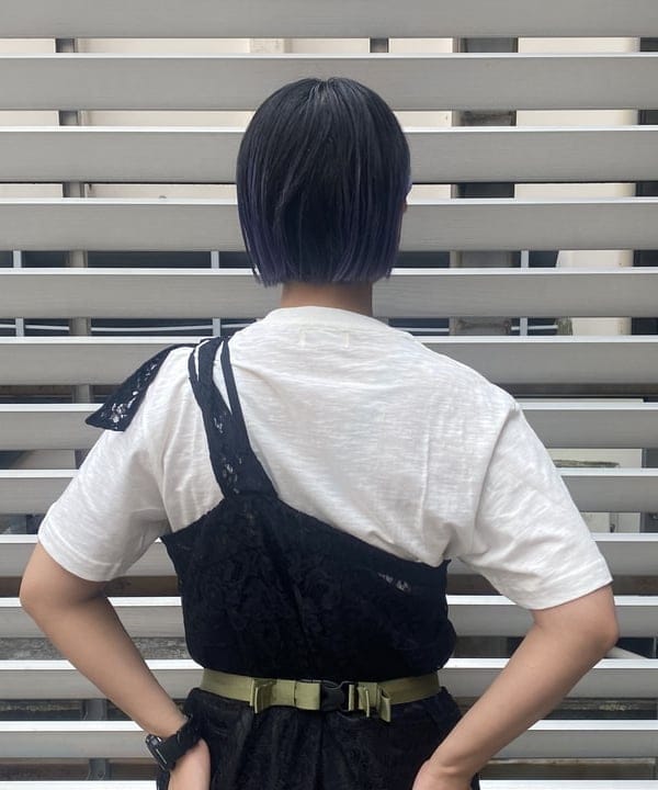 オカモト ミサキさんの「BEAMS WOMEN｜ラインロゴ ショートスリーブ Tシャツ」を使ったコーディネート