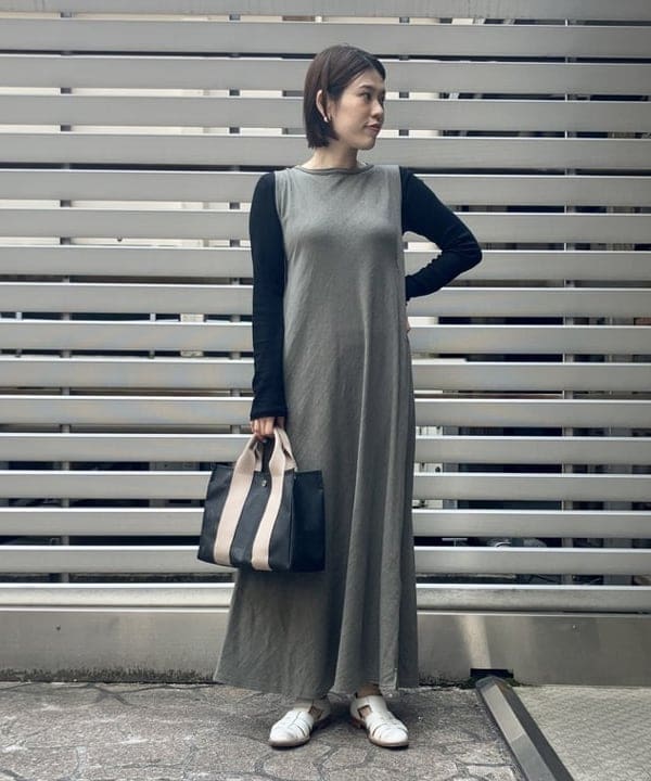岡 妃呂美さんの「BEAMS WOMEN｜VIOLAd’ORO / ジーノ メッシュ トートバッグ M」を使ったコーディネート