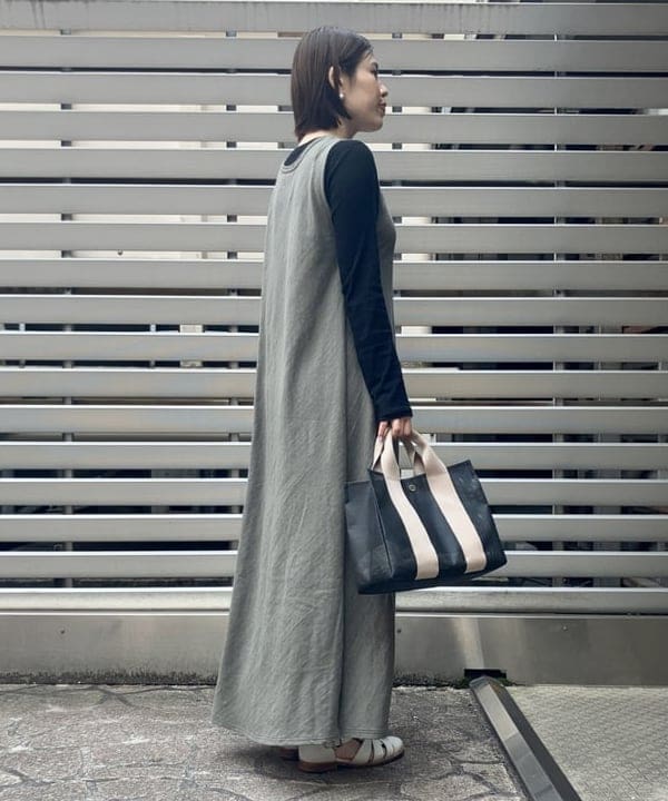 岡 妃呂美さんの「BEAMS WOMEN｜VIOLAd’ORO / ジーノ メッシュ トートバッグ M」を使ったコーディネート