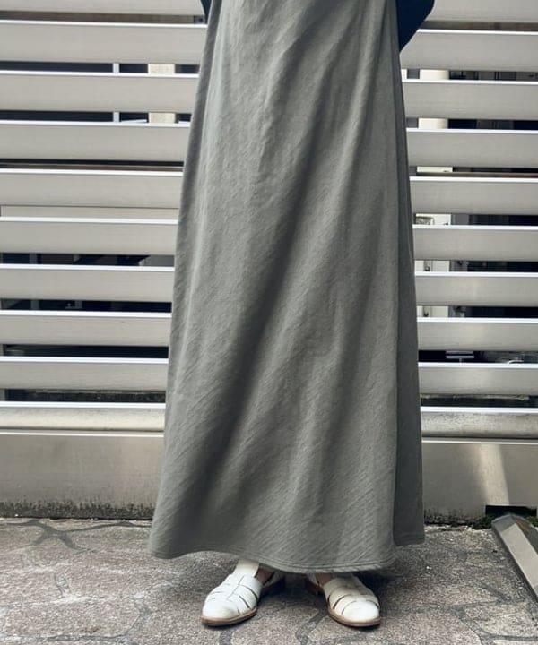 岡 妃呂美さんの「BEAMS WOMEN｜VIOLAd’ORO / ジーノ メッシュ トートバッグ M」を使ったコーディネート