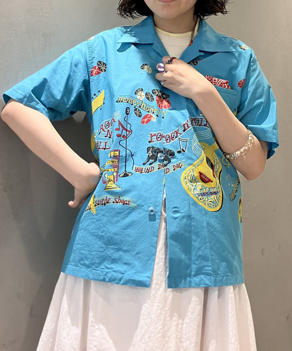 小原 もこさんの「BEAMS WOMEN｜STAR OF HOLLYWOOD / Rock 'n' Roll Guitar Short Sleeve Shirt」を使ったコーディネート