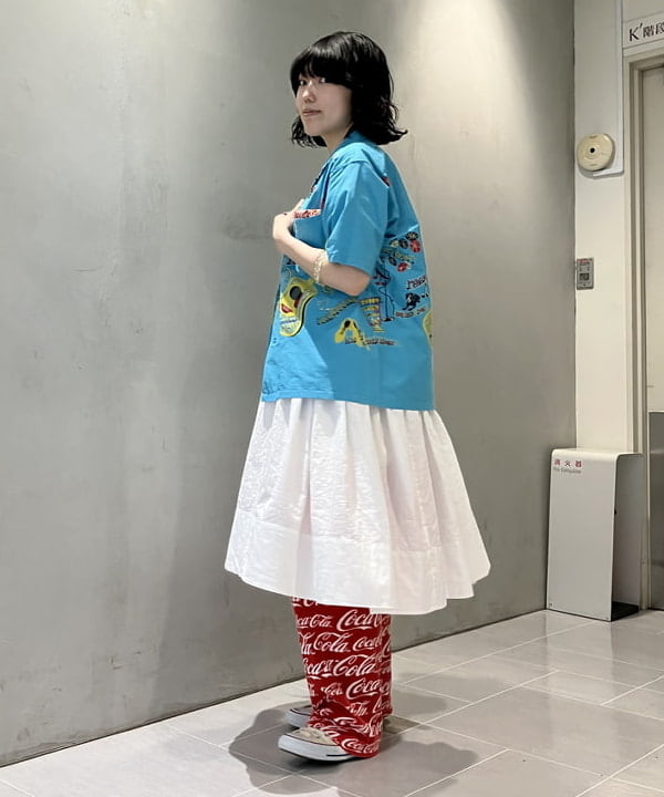 小原 もこさんの「BEAMS WOMEN｜STAR OF HOLLYWOOD / Rock 'n' Roll Guitar Short Sleeve Shirt」を使ったコーディネート