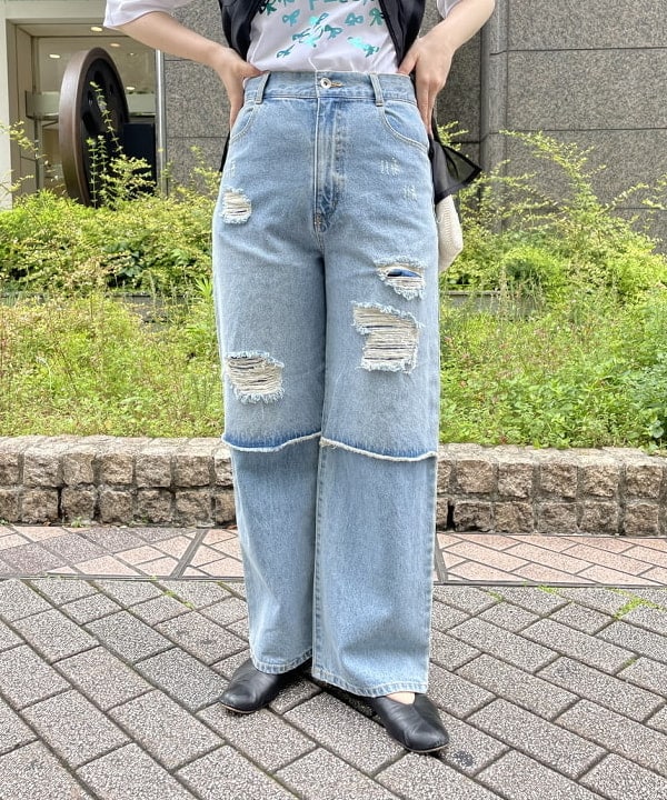 田中 里実さんの「BEAMS WOMEN｜MIYAO × Ray BEAMS / 別注 NOUS SOMMES DES FLEURS Tシャツ」を使ったコーディネート