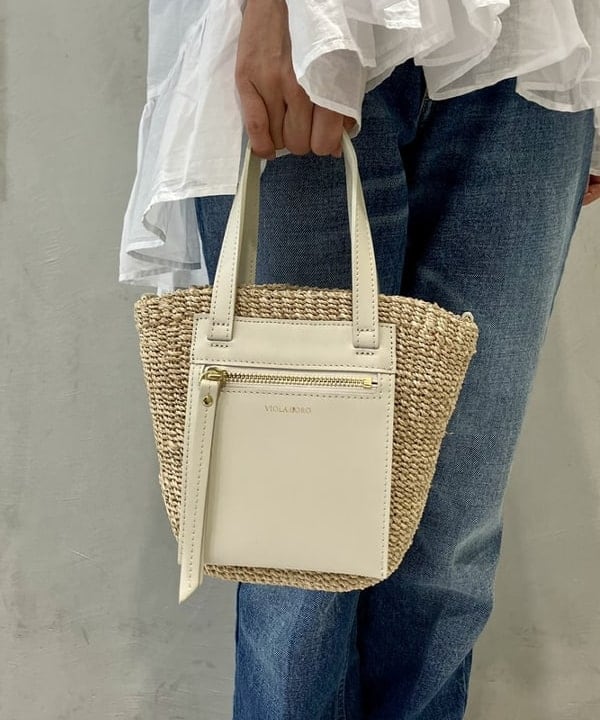 五十峯 さよさんの「BEAMS WOMEN｜VIOLAd’ORO / MIRO アバカメッシュ ポシェット」を使ったコーディネート
