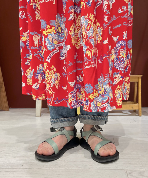 エノモト アミさんの「BEAMS WOMEN｜Chaco × BEAMS BOY / 別注 Z CLOUD 24SS」を使ったコーディネート