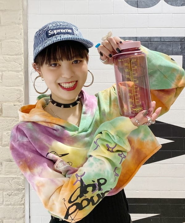りかちょび/岸本梨佳さんの「BEAMS WOMEN｜nalgene × bPr BEAMS / 別注 Tritan 広口1.0L ボトル 2024」を使ったコーディネート