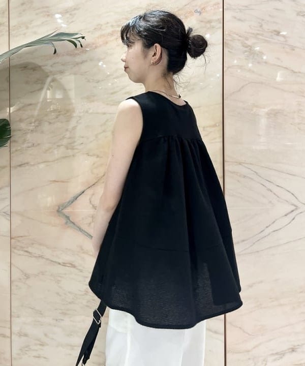 中丸　栞さんの「BEAMS WOMEN｜ポインテッド ヌードサンダル .M」を使ったコーディネート