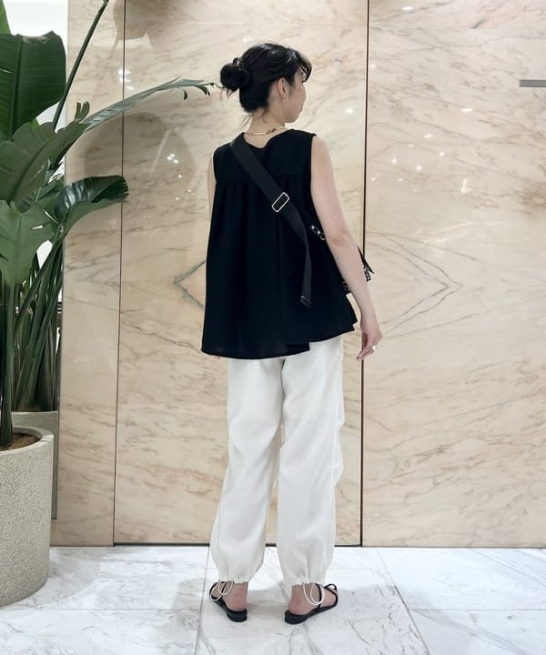 中丸　栞さんの「BEAMS WOMEN｜ポインテッド ヌードサンダル .M」を使ったコーディネート