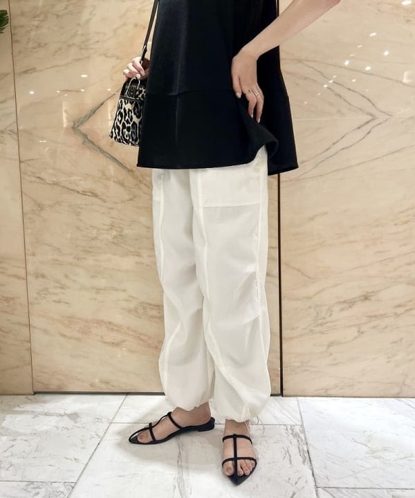 中丸　栞さんの「BEAMS WOMEN｜ポインテッド ヌードサンダル .M」を使ったコーディネート