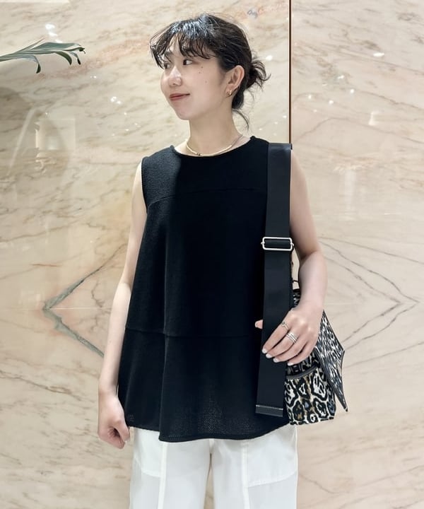 中丸　栞さんの「BEAMS WOMEN｜ポインテッド ヌードサンダル .M」を使ったコーディネート