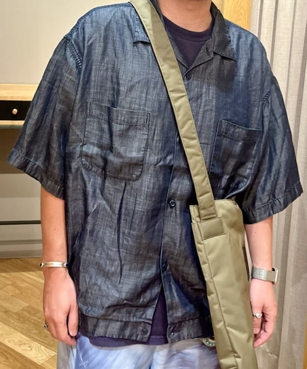 新里 京介さんの「BEAMS WOMEN｜SLOW_NY_HELMET」を使ったコーディネート