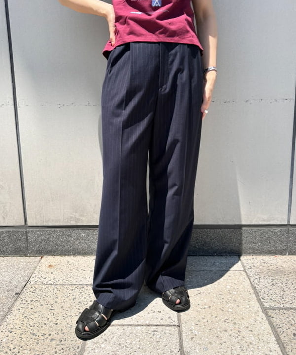 ちりこさんの「BEAMS WOMEN｜ピンストライプ ストライプ 2タック パンツ」を使ったコーディネート