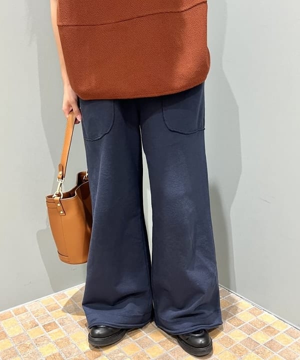 篠崎 香月さんの「BEAMS WOMEN｜GIANNI NOTARO / フレーム バケット バッグ」を使ったコーディネート