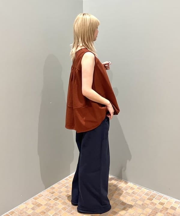 篠崎 香月さんの「BEAMS WOMEN｜GIANNI NOTARO / フレーム バケット バッグ」を使ったコーディネート