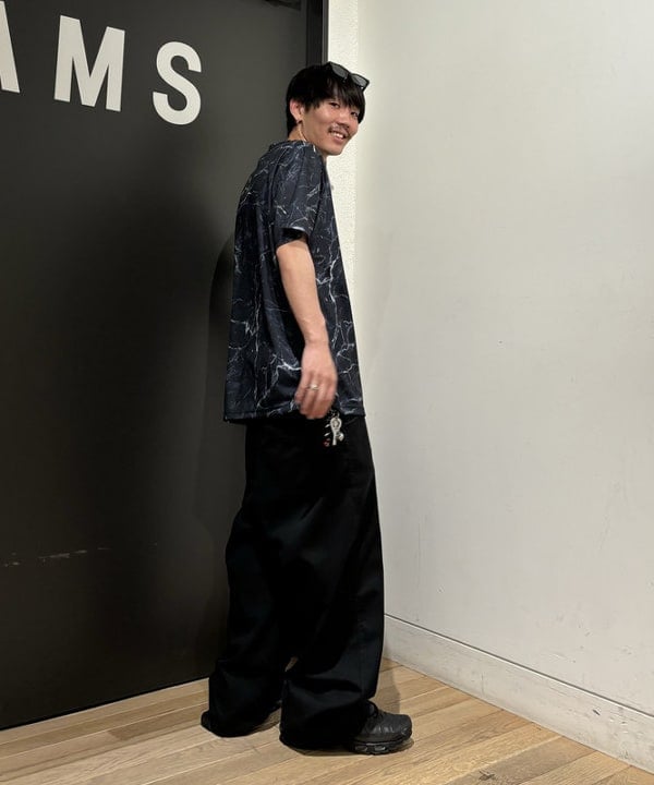 井上 隆司さんの「BEAMS WOMEN｜BEAMS / メッシュ プリント ルーズTシャツ」を使ったコーディネート