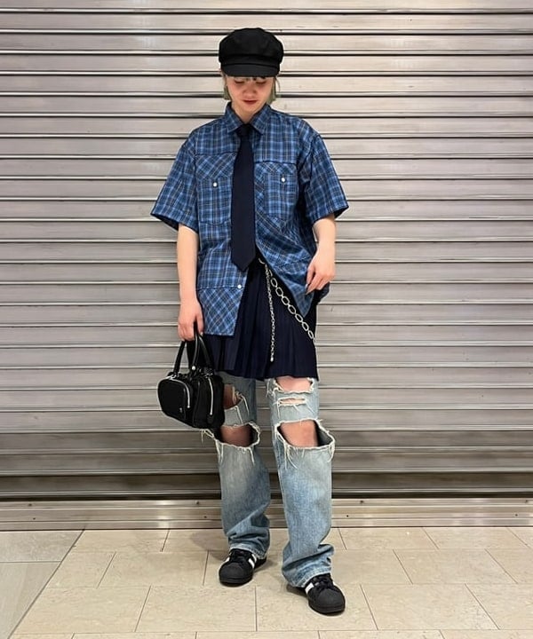 前田 優衣さんの「BEAMS WOMEN｜BEAMS / 切替え バイアス チェック シャツ」を使ったコーディネート