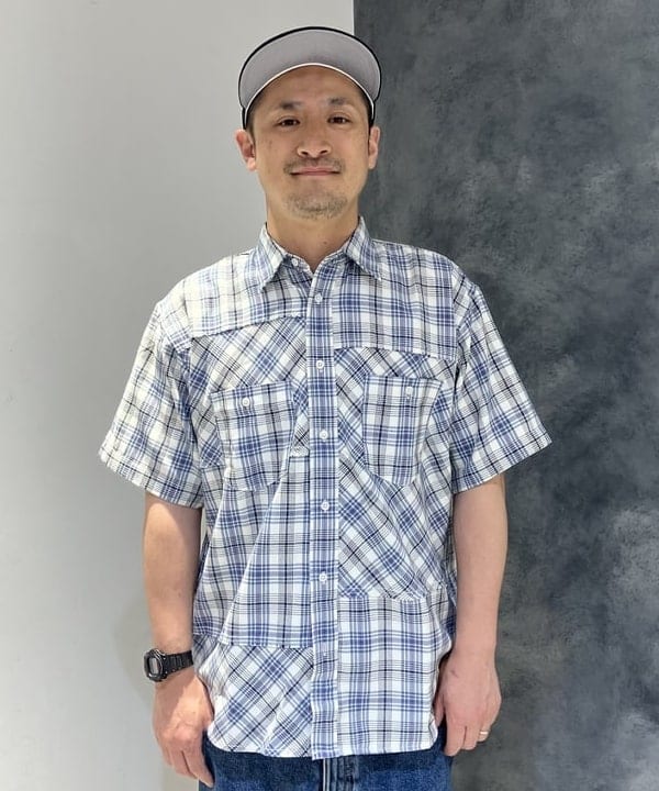 穴井 唯志さんの「BEAMS WOMEN｜BEAMS / 切替え バイアス チェック シャツ」を使ったコーディネート