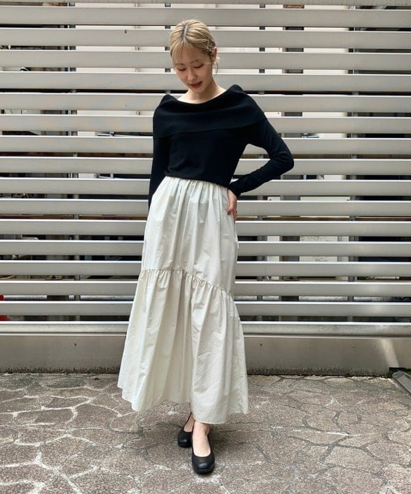 YUIさんの「BEAMS WOMEN｜Demi-Luxe BEAMS / オフショルダ― プルオーバーニット」を使ったコーディネート