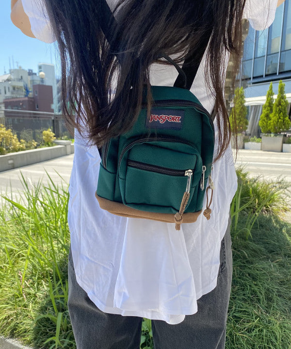 ayaさんの「BEAMS WOMEN｜JANSPORT / Right Pack Mini」を使ったコーディネート