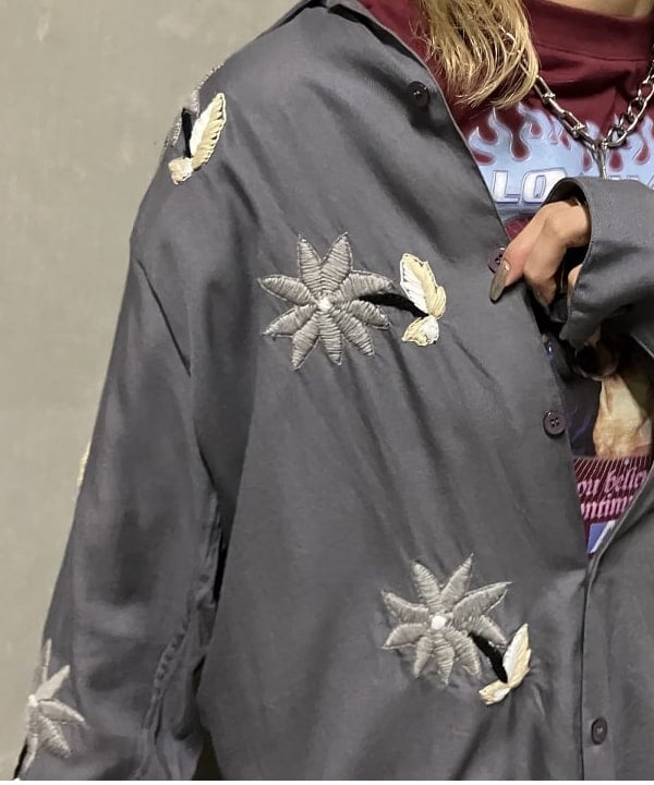シマダリツコさんの「BEAMS WOMEN｜Ray BEAMS / ダメージ デニム パンツ」を使ったコーディネート