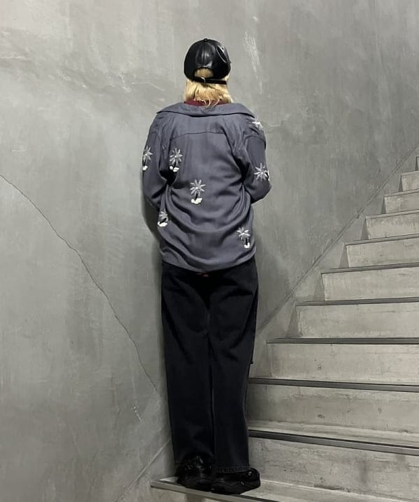 シマダリツコさんの「BEAMS WOMEN｜Ray BEAMS / ダメージ デニム パンツ」を使ったコーディネート