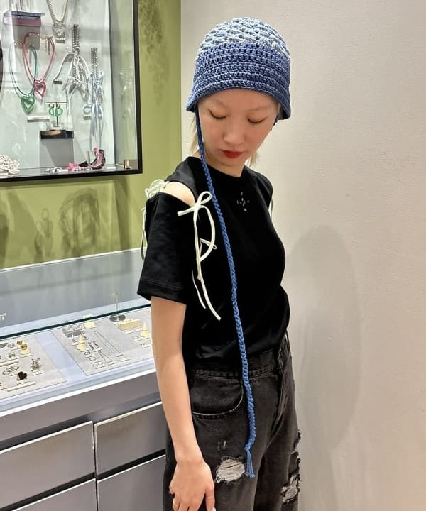 シミズ ネネさんの「BEAMS WOMEN｜FACETASM × Ray BEAMS / 別注 Ribbon Tシャツ」を使ったコーディネート