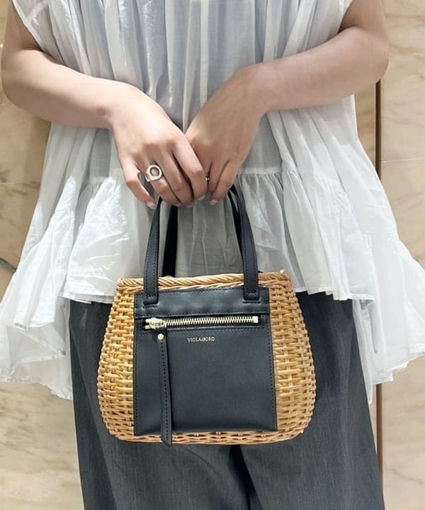 中丸　栞さんの「BEAMS WOMEN｜AURALEE / GIZA HIGH GAUGE RIB KNIT TANK」を使ったコーディネート