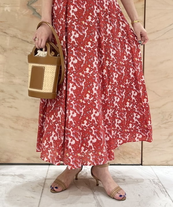関 桂子さんの「BEAMS WOMEN｜スタイリスト佐藤佳菜子 × SLOANE × Demi-Luxe BEAMS / 別注 リブTシャツ」を使ったコーディネート