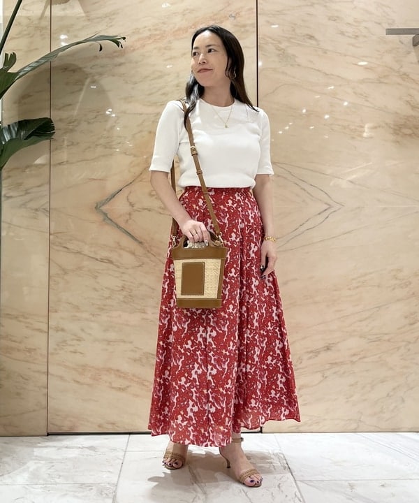 関 桂子さんの「BEAMS WOMEN｜スタイリスト佐藤佳菜子 × SLOANE × Demi-Luxe BEAMS / 別注 リブTシャツ」を使ったコーディネート