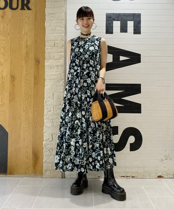 りかちょび/岸本梨佳さんの「BEAMS WOMEN｜VIOLAd’ORO / MIRO スプリットラタン バスケット トートバッグ」を使ったコーディネート