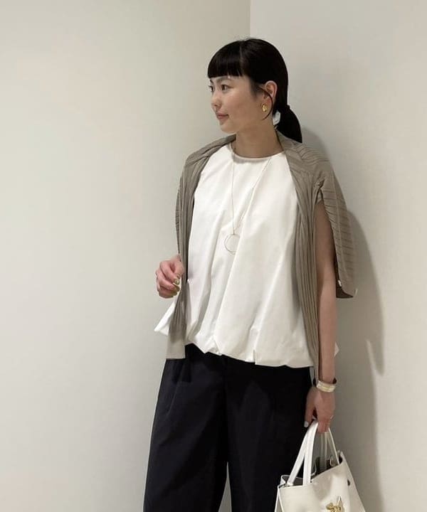 Ichika Hondaさんの「BEAMS WOMEN｜VIOLAd’ORO / TRERO シュリンク クロア トートバッグ M」を使ったコーディネート